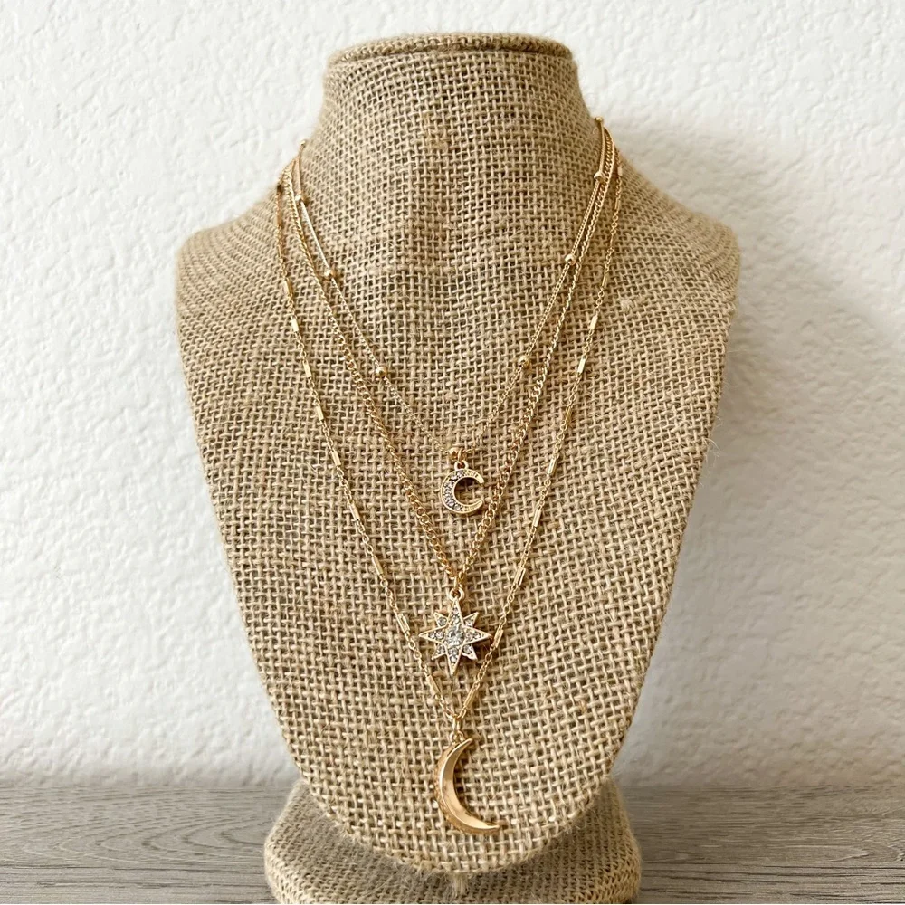 NEW | layered necklace with star and moon pendant